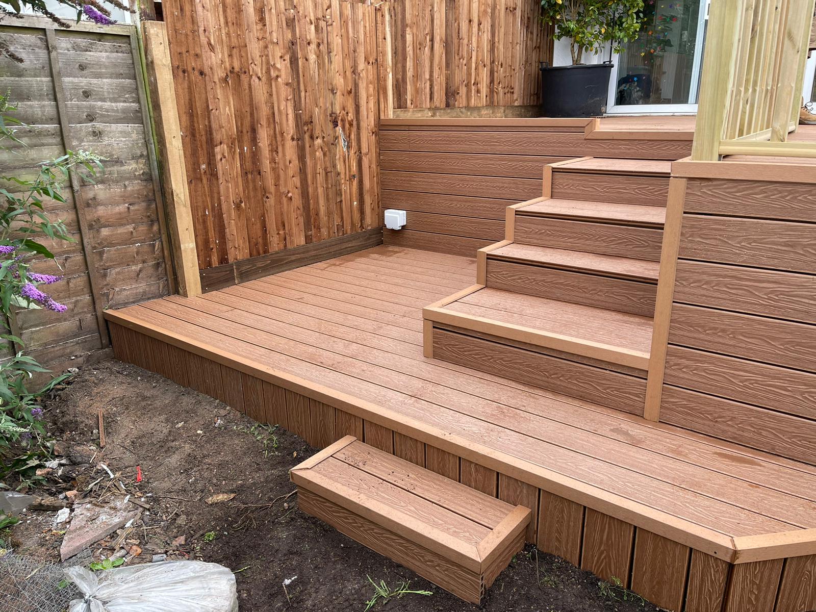 Teak Brown Reversible Woodgrain Composite Decking Kit 3.6m Boards